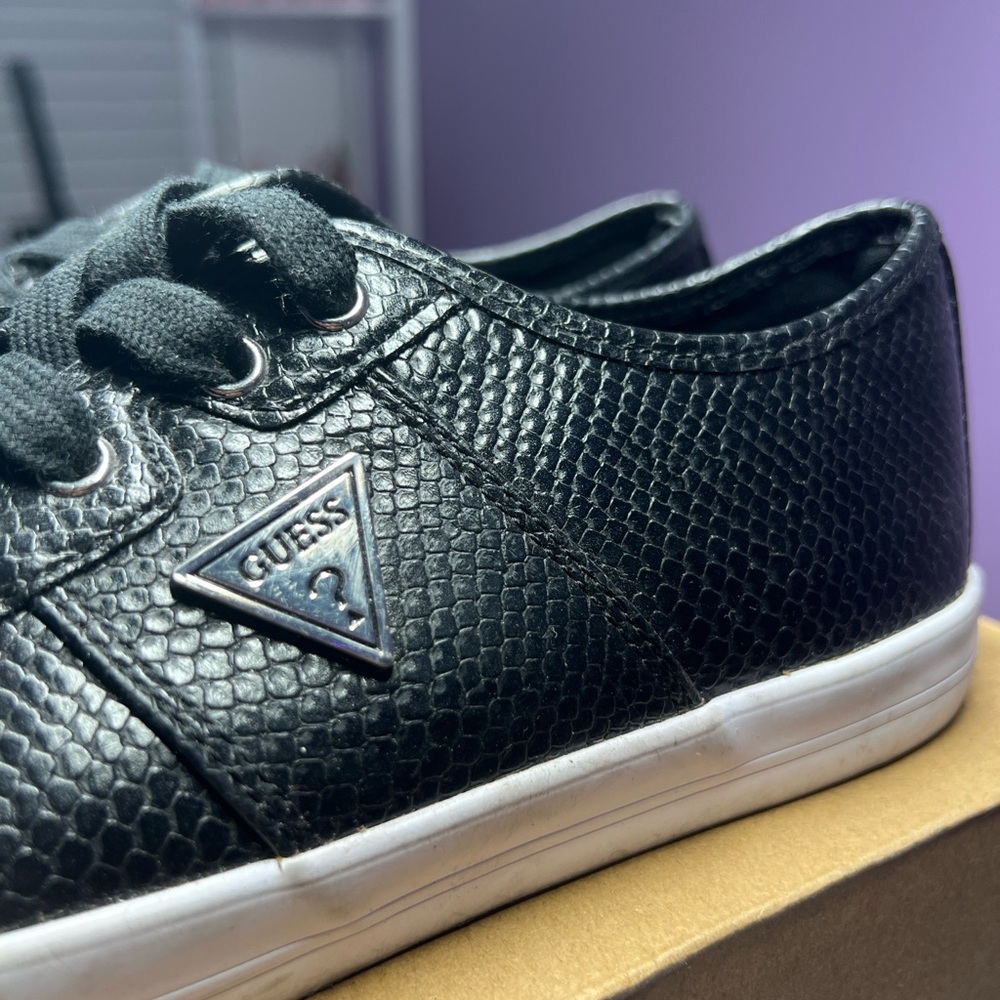 GUESS Men's Textured Black Sneakers